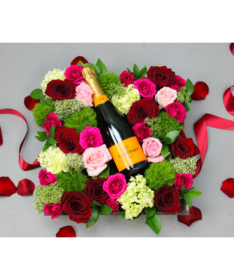 Mi Amore is a stunning floral crate that speaks the language of love.