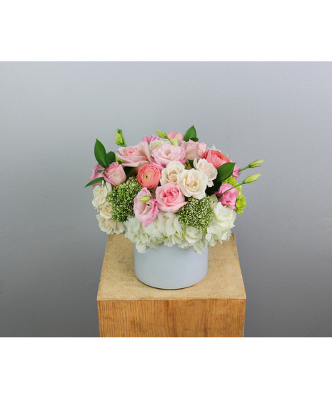 Sugar Petals is a dreamy and delicate floral arrangement, evoking soft elegance and timeless beauty.