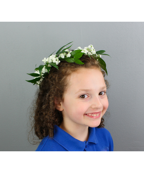 Introducing our Babies Breath and Greenery Crown, a timeless accessory perfect for prom, first communion, or weddings!