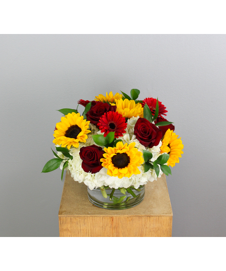 Embrace the spirit of Maryland with our 'Maryland Pride' floral arrangement.