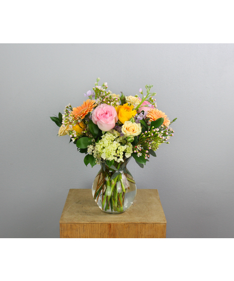 Breathe in the fresh, vibrant energy of spring with Spring Morning, a cheerful and uplifting floral arrangement.